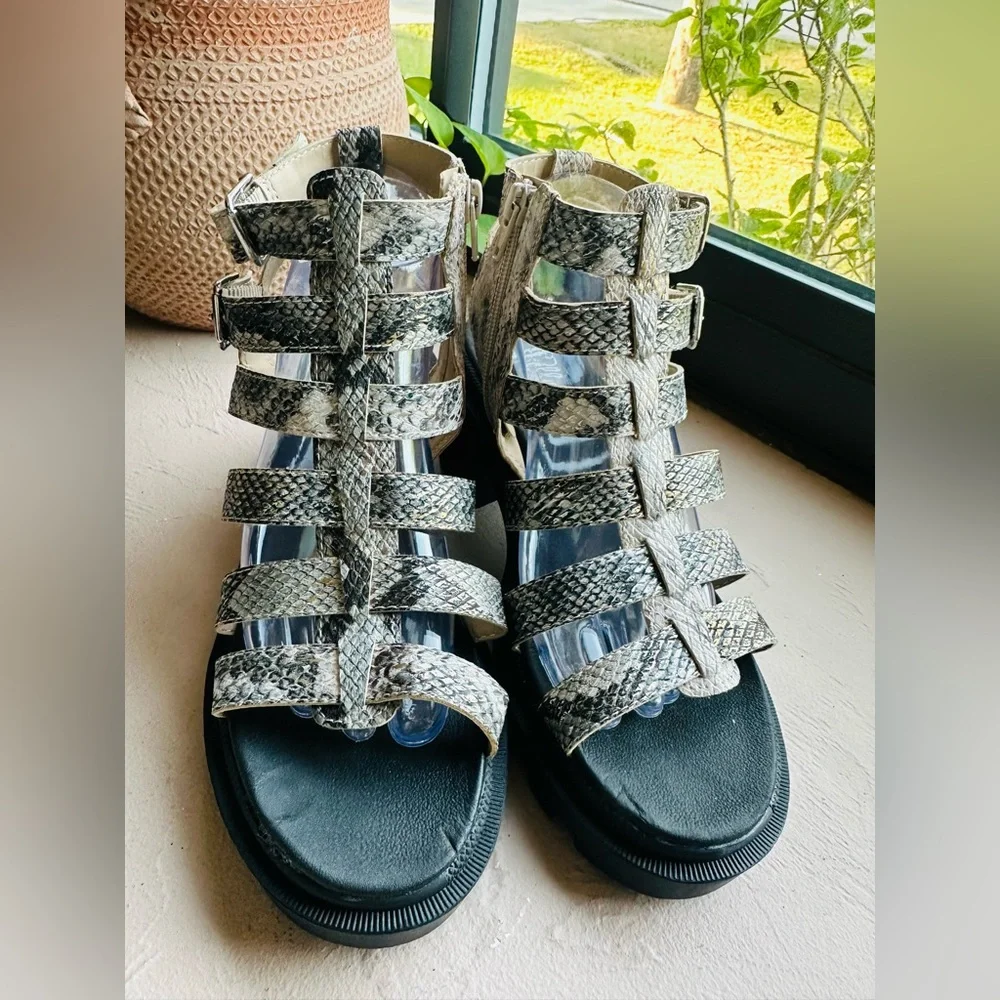 Jelly Pop Remy Snakeskin Gladiator Platform Chunky Sandals Size 8.5